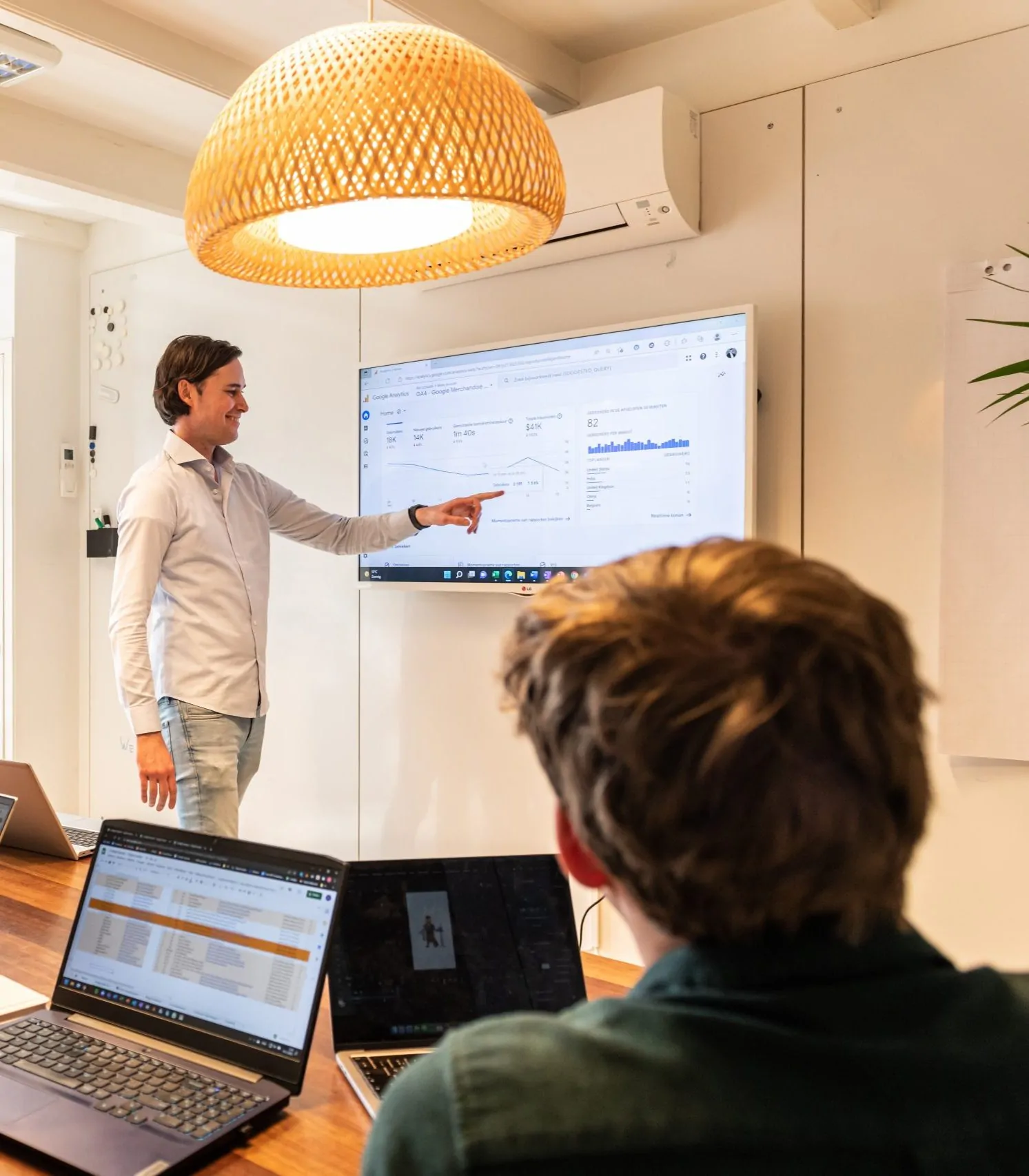 Werk foto vergadering meeting uitleg